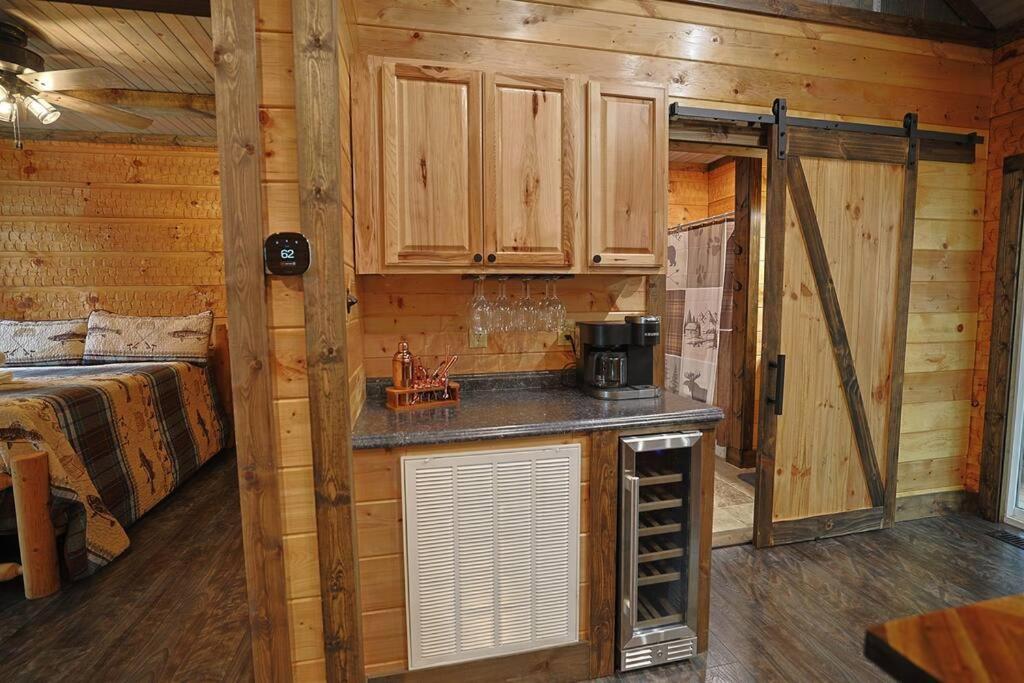 Rustic Modern Cabin With Hot Tub Near Rafting And Great Smokey Mountains Bryson City Exterior foto